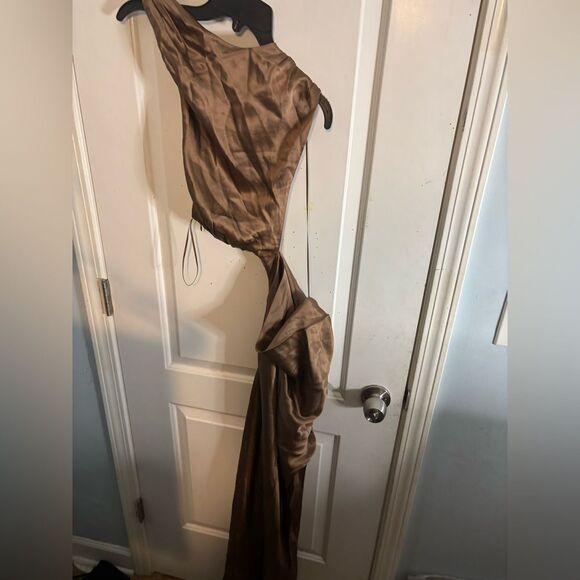 NICHOLAS Raya One Shoulder Asymmetrical Gown in Desert size 2 NWOT - Picture 5 of 10